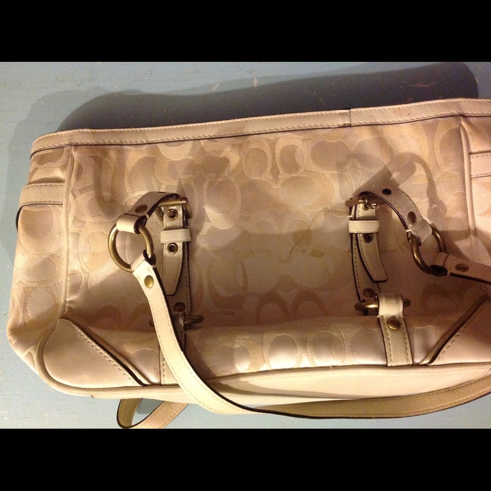 Coach - Picture 3 of 8